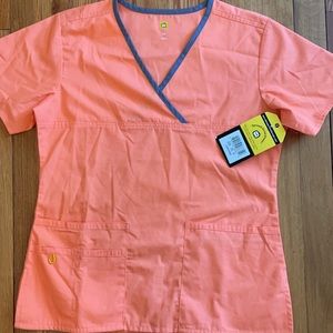Wonderwink XS scrub top